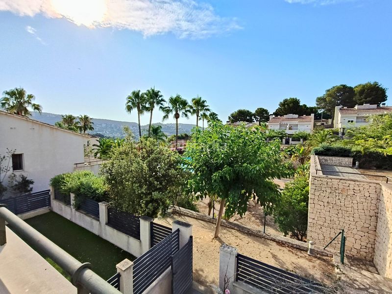 Foto ca39f0be-7c62-4200-aeaf-47111455255b. Casa adossada amb calefacció aparcament piscina a Moraira