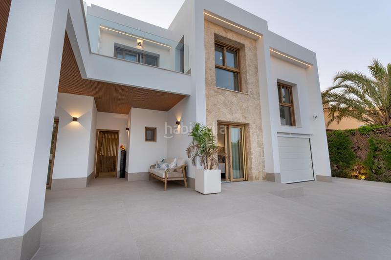 Foto c328e6e5-e150-4129-8f1e-7bbd55ca29f0. Chalet villa costa en Campoamor Orihuela