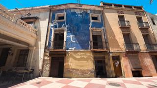 Casa adossada  Avenida constitución. Casa en aspe