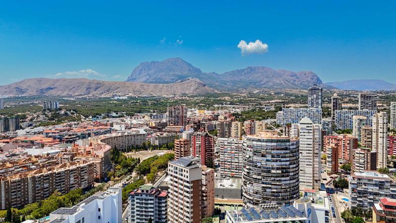 Foto 2652d557-79ce-422b-b22a-a4696f714e43. Location local commercial dans calle mirador 1 dans Benidorm