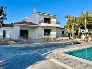 Rent Chalet in Pueblo-Ubanizaciones. Villa en alquiler, alfas del pi