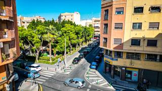 Local Comercial  Calle montserrat guilabert valero. Entresuelo comercial en elche