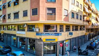 Local commercial  Calle montserrat guilabert valero. Entresuelo comercial en elche