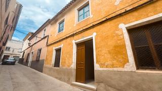 Masia  Calle nueva. Casa adosada en mula
