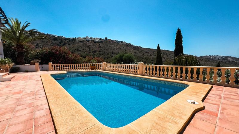 Foto 80c9c662-be57-4d70-a512-8f167a228a7f. House in calle de alcaláli 8 in Paichi Moraira