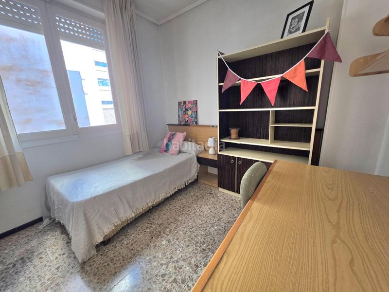 Foto 5f88c3bc-4e48-424c-8306-4c6b42aaa947. Casa  en elche con garaje privado en Plaza Crevillente - Antiguos Juzgados - El Asilo Elche / Elx