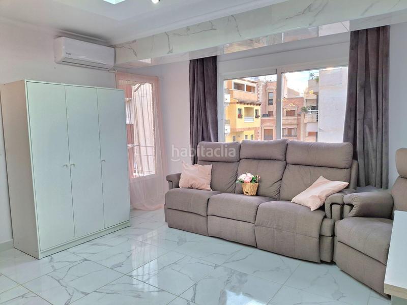 Foto 1792dfc4-9e07-4f64-bdcf-0be877f03199. Alquiler apartamento piso reformado céntrico al lado del mar en Torrevieja