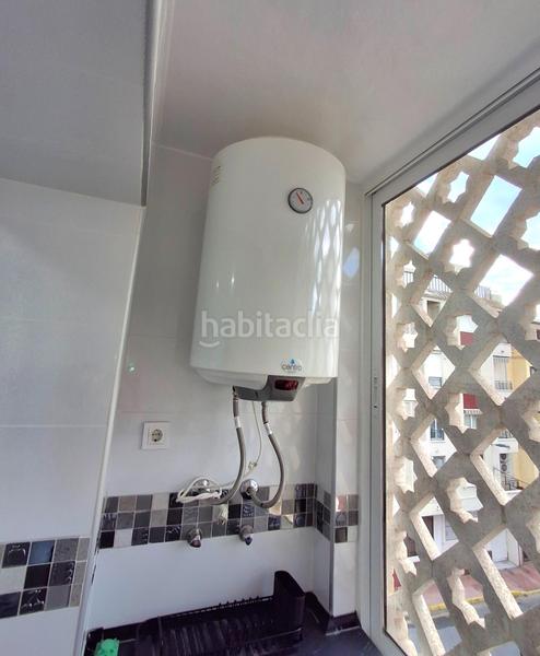 Foto 4a334e0e-a824-4002-8670-77c6654d5397. Alquiler apartamento piso reformado céntrico al lado del mar en Torrevieja