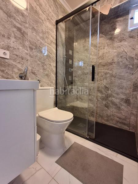 Foto 5fed246d-452f-4151-aaa2-4c1600fe7649. Alquiler apartamento piso reformado céntrico al lado del mar en Torrevieja
