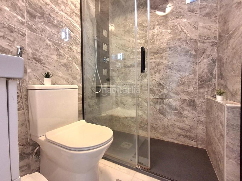 Foto bb22321c-d0db-4951-84a5-c249407e605c. Alquiler apartamento piso reformado céntrico al lado del mar en Torrevieja