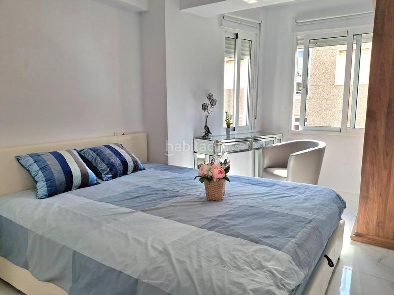 Foto c29f0b72-e981-4a6d-87da-f7d6289e6030. Alquiler apartamento piso reformado céntrico al lado del mar en Torrevieja