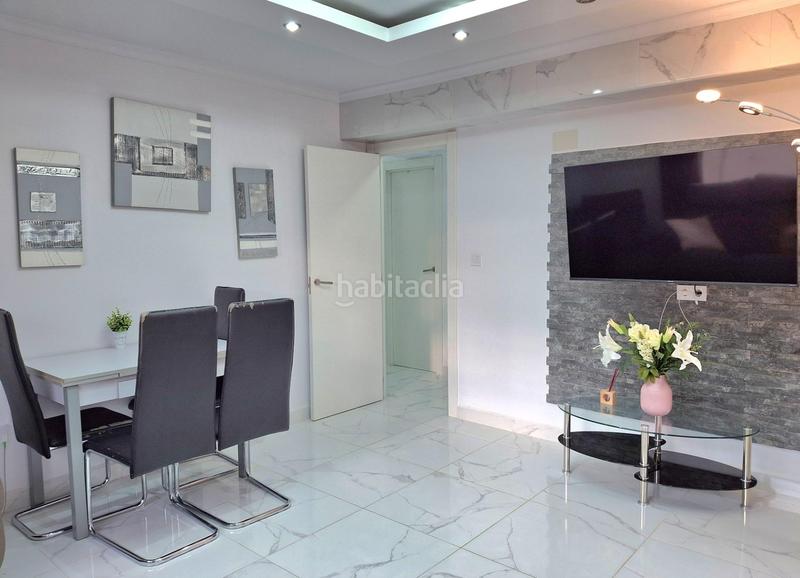 Foto ca629a1f-b055-42ff-ad0b-f62d94c500d4. Alquiler apartamento piso reformado céntrico al lado del mar en Torrevieja