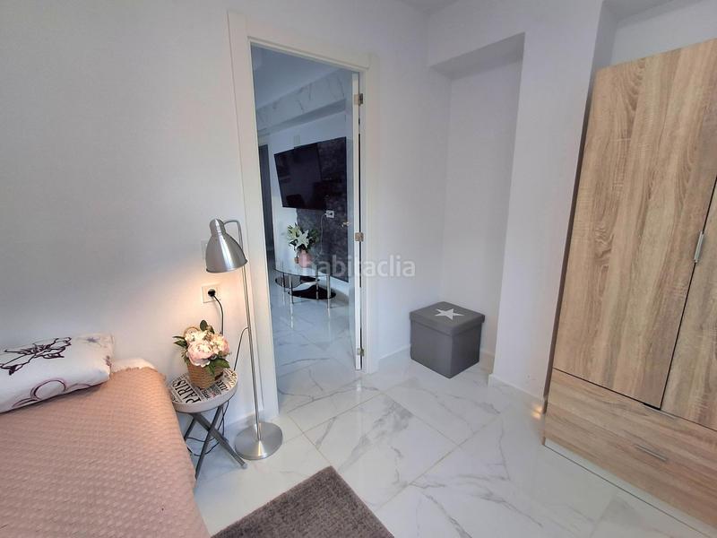 Foto d66507a6-ebf6-4bc8-ad10-771838eb8442. Alquiler apartamento piso reformado céntrico al lado del mar en Torrevieja