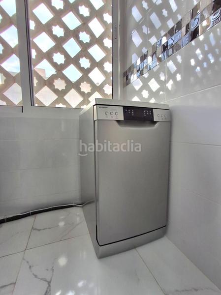 Foto e18259eb-f073-4494-a915-3ec204de8748. Alquiler apartamento piso reformado céntrico al lado del mar en Torrevieja