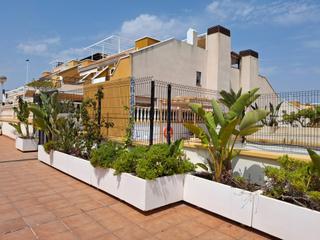 Casa adossada a Calle de la bahía 105. Bungalow en arenales del sol