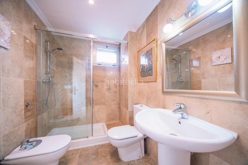 Foto a9e4b1d5-1de7-4b19-9bab-84a8d19f6216. Casa a schiera con parcheggio in Garbinet - Parque de las Avenidas Alicante