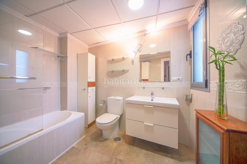 Foto bd0a37a9-4c54-4905-871c-0ab049e3b5e1. Casa a schiera con parcheggio in Garbinet - Parque de las Avenidas Alicante