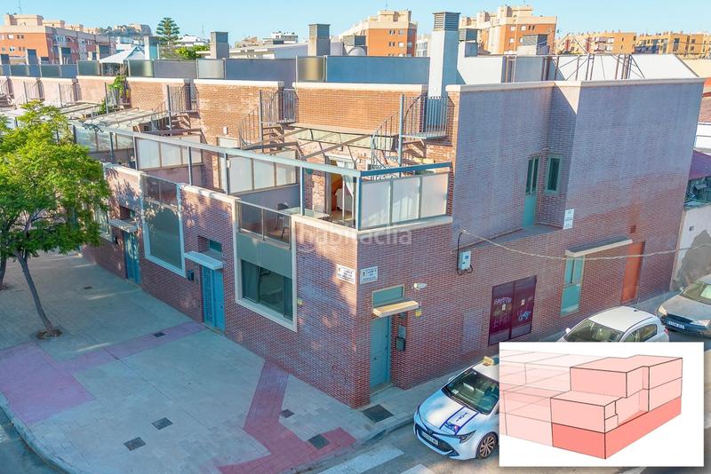 Foto c892b72f-1a68-48f3-bc8e-4b9d00cf50b8. Casa a schiera con parcheggio in Garbinet - Parque de las Avenidas Alicante