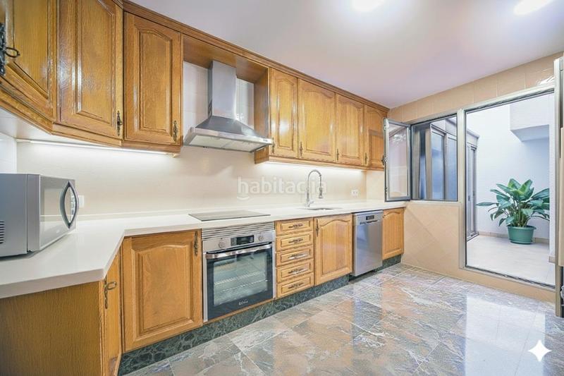 Foto fbdee2f3-c841-4454-abb6-4805e885da33. Casa a schiera con parcheggio in Garbinet - Parque de las Avenidas Alicante