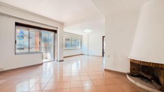 Flat  Rambla de méndez núñez. Amplia vivienda en el centro de alicante