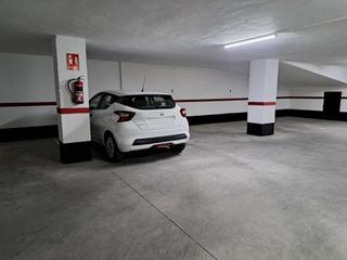 Aparcament cotxe  Calle del pintor cabrera. Plaza de garaje en pleno centro junto corte inglés