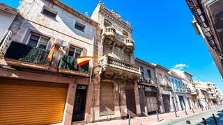 Casa  Calle san roque 12. Palacete  en novelda alicante