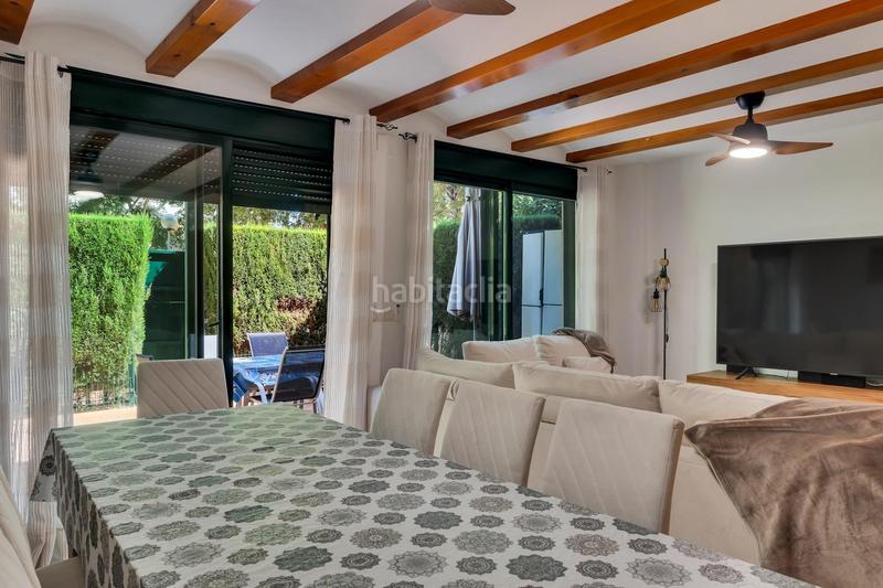 Foto 4d647c9d-aaa0-4fb6-a092-aed9a43a9de9. Casa adossada amb calefacció aparcament piscina a Xàbia