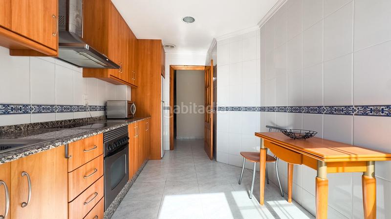 Foto 8b58dec4-0bc9-4ded-ad1a-8ab0b0a639a2. Pis a Reina Victoria - Miguel Hernández Elche / Elx