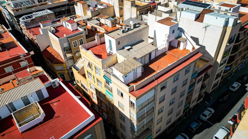 Foto 99216933-d1cf-435c-9de0-737827003007. Pis a Reina Victoria - Miguel Hernández Elche / Elx