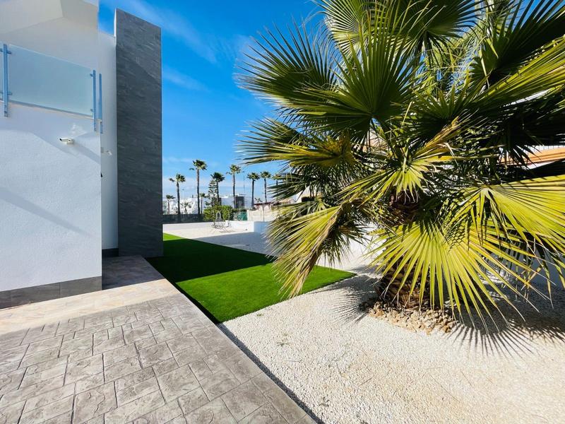 Foto 2b798090-435a-44f6-83a1-a8cb57f3178d. Chalet independiente en Aguas Nuevas Torrevieja