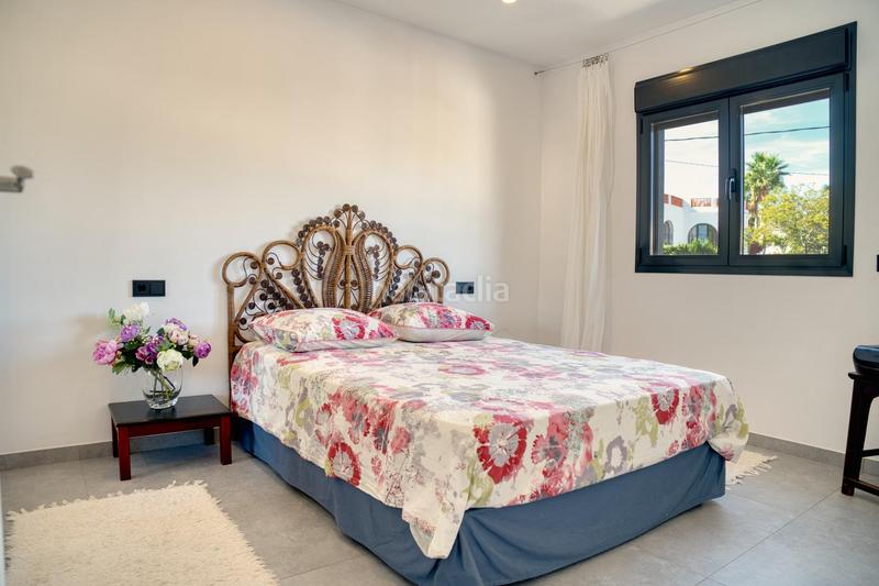 Foto 0ef56423-dd72-4c75-8b43-08be2d8964e6. Chalet in calle roget el 6 in Cala Advocat-Baladrar Benissa