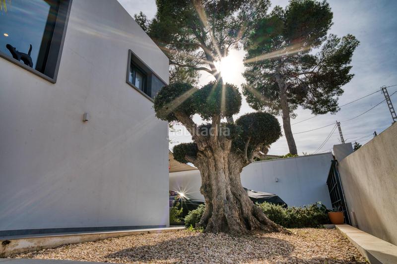 Foto c65ec3d5-701f-412d-8262-c30063dd4d14. Chalet in calle roget el 6 in Cala Advocat-Baladrar Benissa