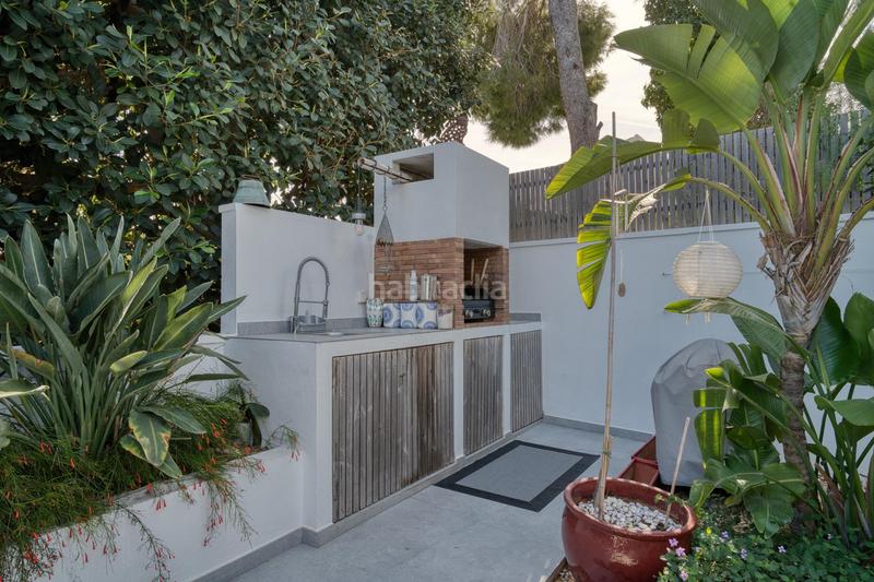 Foto dafcaef7-2b78-44d9-b25d-b6db8ff66c1d. Chalet in calle roget el 6 in Cala Advocat-Baladrar Benissa