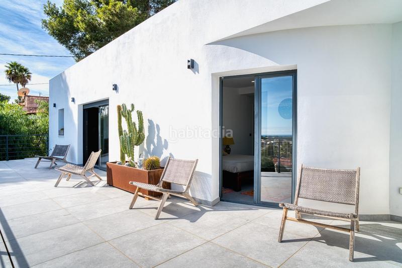 Foto e0acdbae-86b7-428f-84c6-a85b407084fe. Chalet in calle roget el 6 in Cala Advocat-Baladrar Benissa