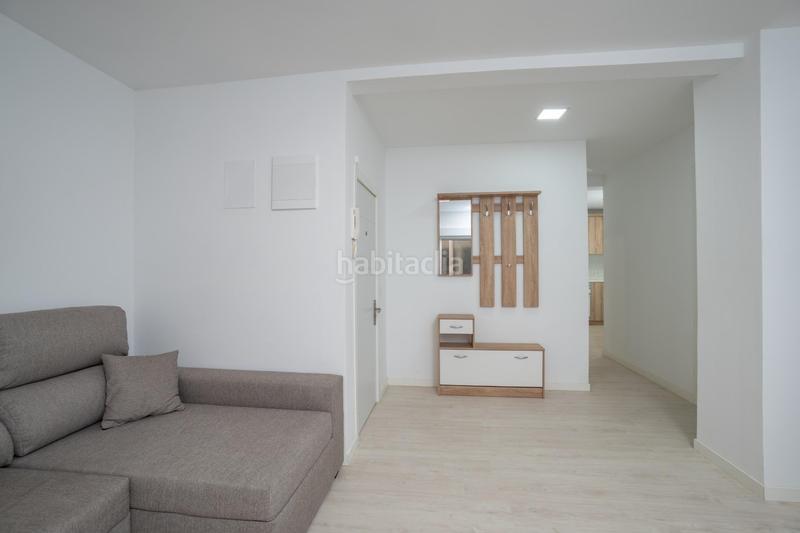 Foto e1e6348e-9ea1-4933-bcf5-36b1dad7e1a4. Pis a Campello Playa Campello (el)