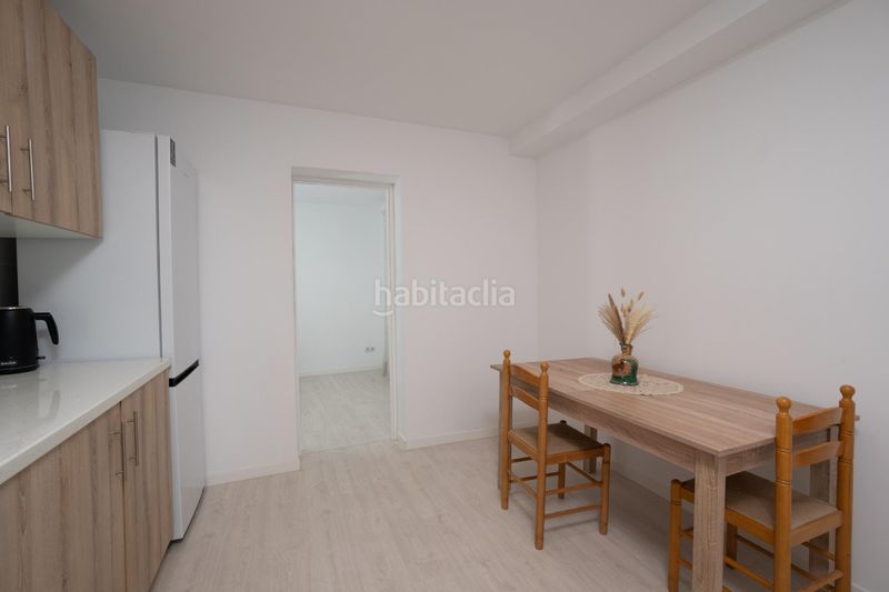Foto f15ca7fc-3f28-4110-ad39-116eaec21b2c. Pis a Campello Playa Campello (el)