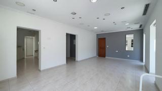 Local Comercial a Calle Pintor Llorens