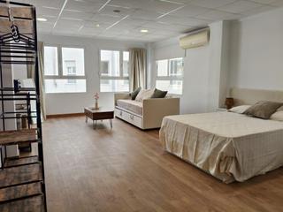 Edificio en Pueblo. Edificio reformado en pleno centro de calpe