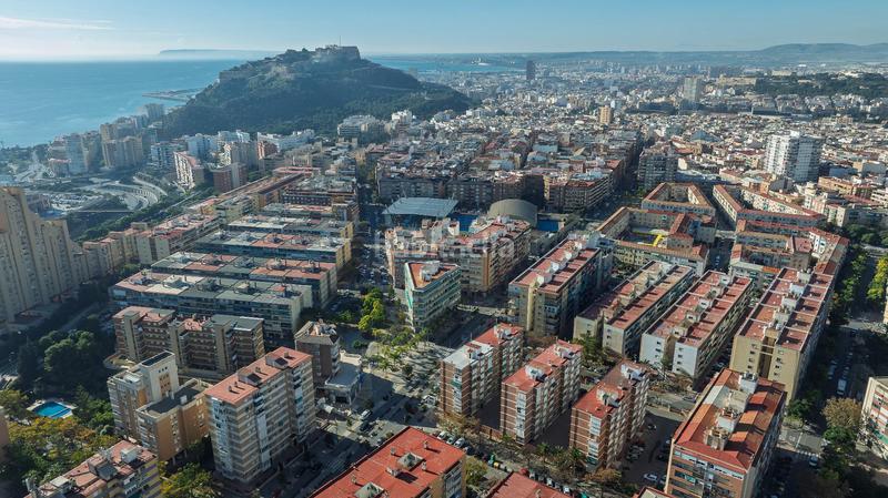 Foto 268538fa-1e32-4716-a213-2d53ebc7a929. Locale commerciale in Pla de Bon Repós Alicante