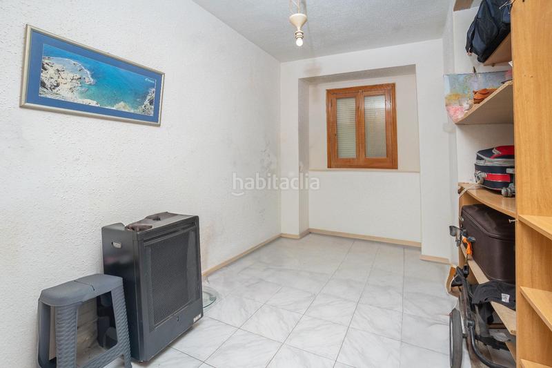 Foto a11ebe6a-9bc2-4008-91b8-1d0d45229b6f. Piso  de 70 metros 3 habitaciones 1 baño, ideal para invertir y rentabilizar en Dénia