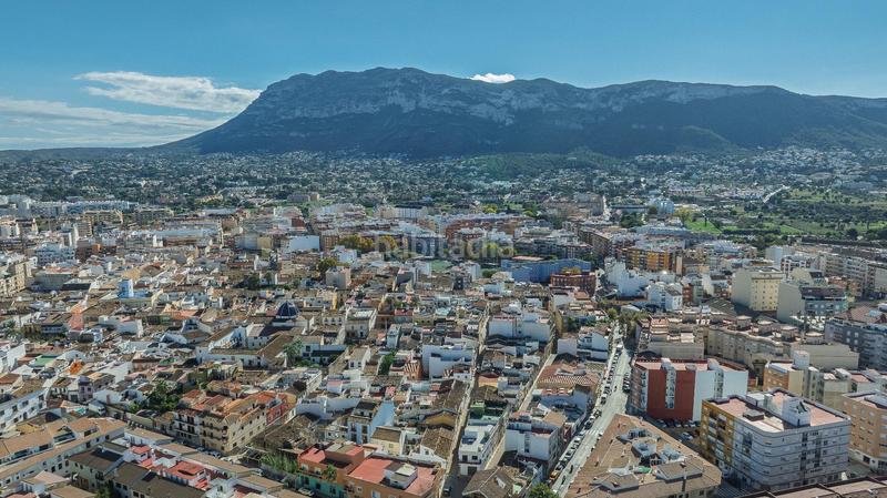 Foto e858d76f-9cbc-4237-841b-bc76b0c901fb. Piso  de 70 metros 3 habitaciones 1 baño, ideal para invertir y rentabilizar en Dénia