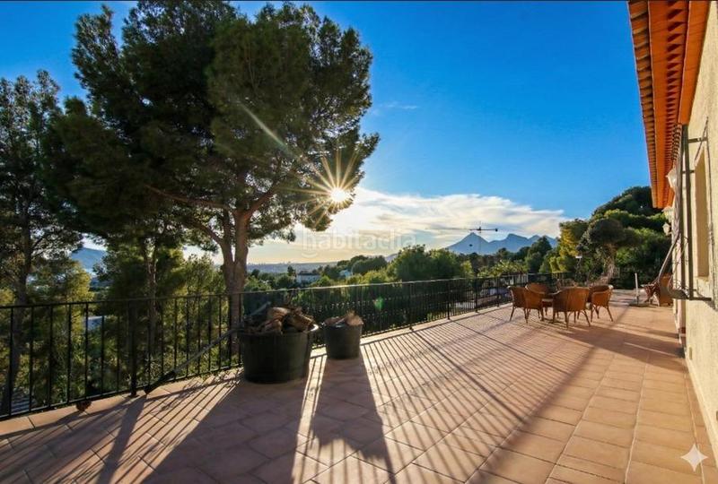 Foto 1287d99a-ac2c-4763-9547-b43a47fb1ad0. Chalet con parcheggio piscina in Altea la vella Altea