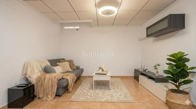Foto 058bab00-48ac-44e9-9f9d-8de4c84e6fe6. Xalet amb aparcament a Pueblo Acantilado-Lanuza Campello (el)