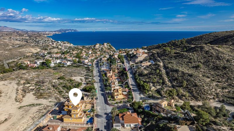 Foto f4387f27-f34e-483b-a5f4-134a062710d6. Xalet amb aparcament a Pueblo Acantilado-Lanuza Campello (el)