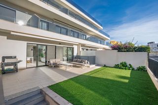 Casa adossada  Calle berlín. Impresionante adosado en finestrat, ideal para vivir y disfrutar