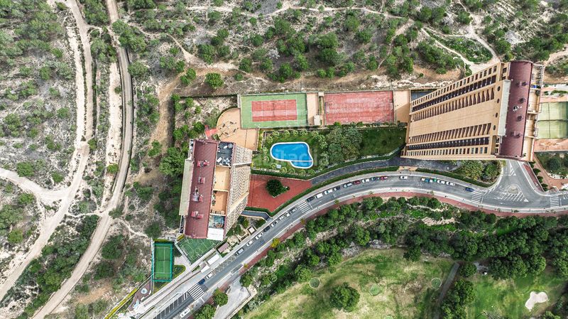 Foto 7c3b150e-bd3d-4143-b63e-a6d583759282. Pis amb calefacció aparcament piscina a Via Parque Benidorm