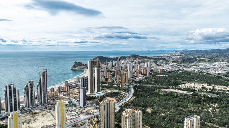 Foto cc77c0c6-a361-4801-98bb-424392b15039. Pis amb calefacció aparcament piscina a Via Parque Benidorm