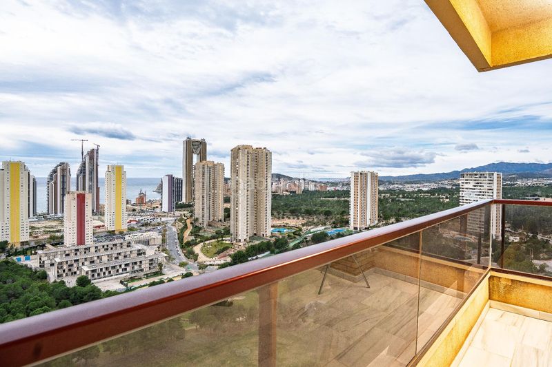 Foto ebce90e0-ecb5-4fce-a47c-7706733b094c. Pis amb calefacció aparcament piscina a Via Parque Benidorm
