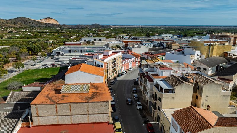 Foto 803b7a61-e244-4804-bb55-98e386c40ff2. Edificio  en construcción en venta , alicante en Pego