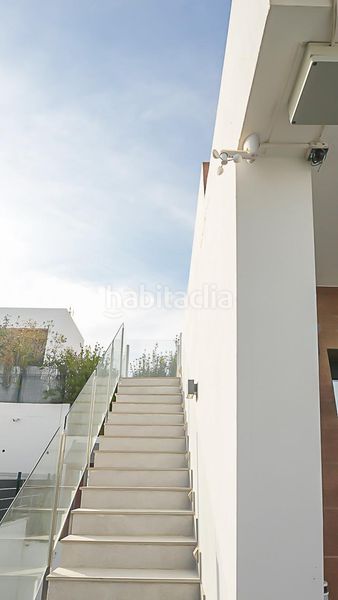 Foto 2c900dd0-3293-49d3-bdd4-df69473ebc88. Casa amb calefacció aparcament piscina a balcón de Finestrat-terra marina Finestrat
